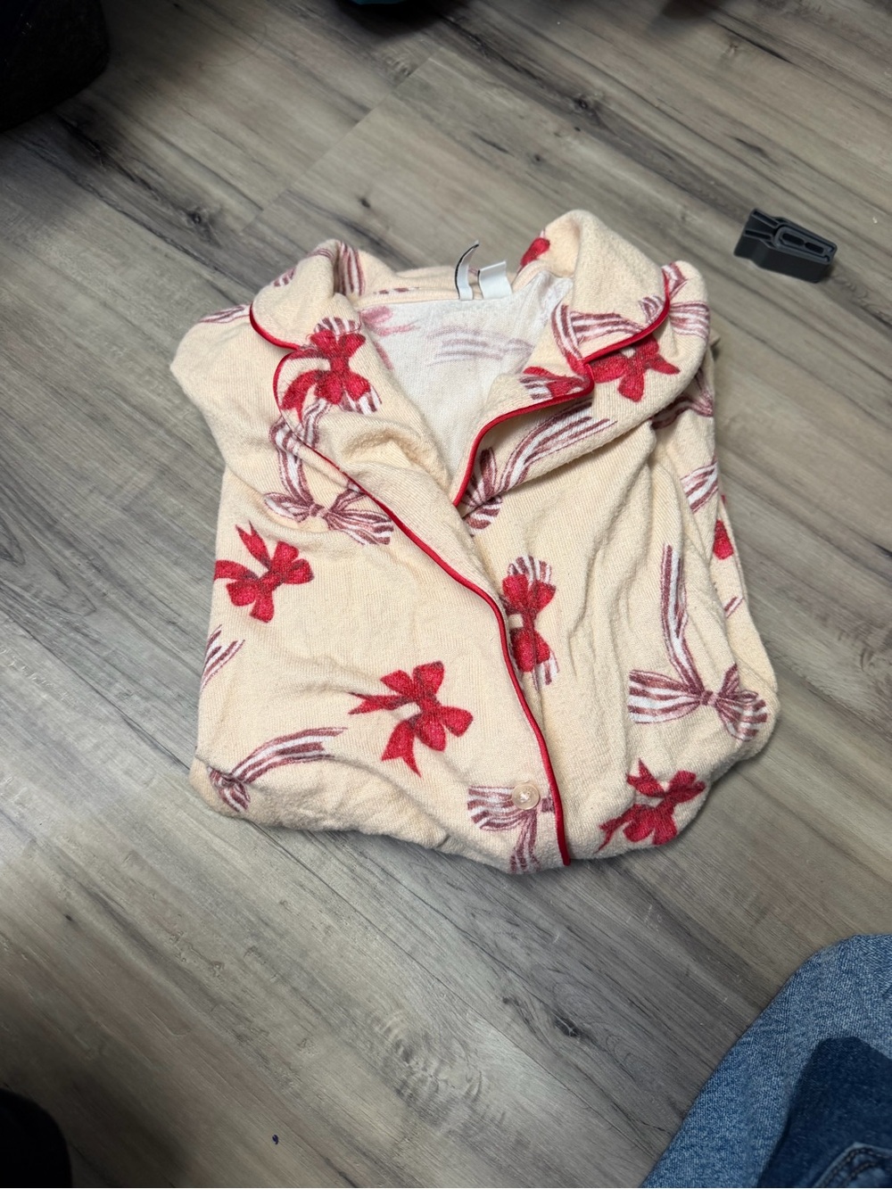 Nordstrom Cream Pajama Top with Pink Bow Print with matching bottoms